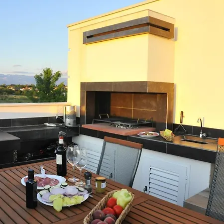 Olive 3 Privlaka (Zadar)